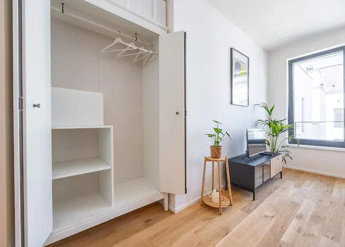 Peaceful And Cosy Newly Built With Parking *