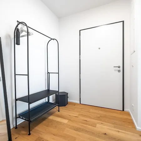 Peaceful And Cosy Newly Built With Parking شقة *