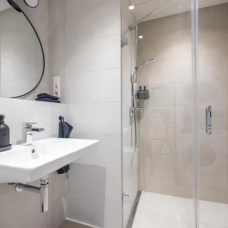 Apartment Peaceful And Cosy Newly Built With Parking Prague