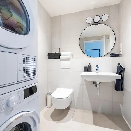 Peaceful And Cosy Newly Built With Parking Apartment Prague