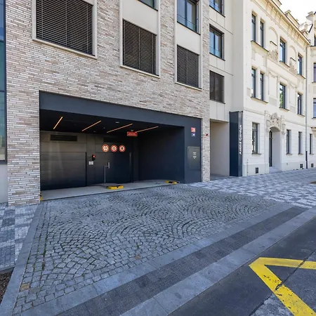Peaceful And Cosy Newly Built With Parking * Praag