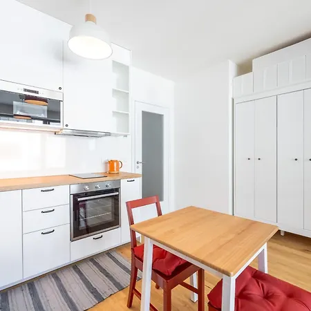 Peaceful And Cosy Newly Built With Parking Apartment Prague